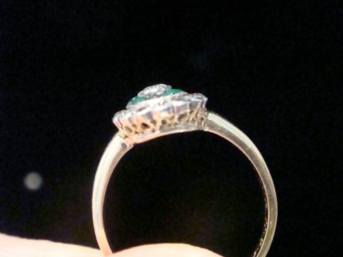 EDWARDIAN ART DECO 18CT EMERALD DIAMOND TARGET CLUSTER RING - ADDITIONAL PHOTO 3