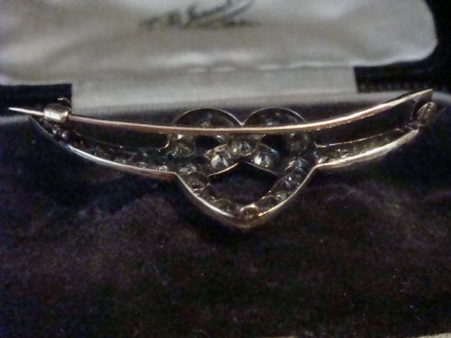 LARGE EDWARDIAN 18CT SILVER OLD CUT DIAMOND 110CT HEART BROOCH IN FITTED BOX - ADDITIONAL PHOTO 4