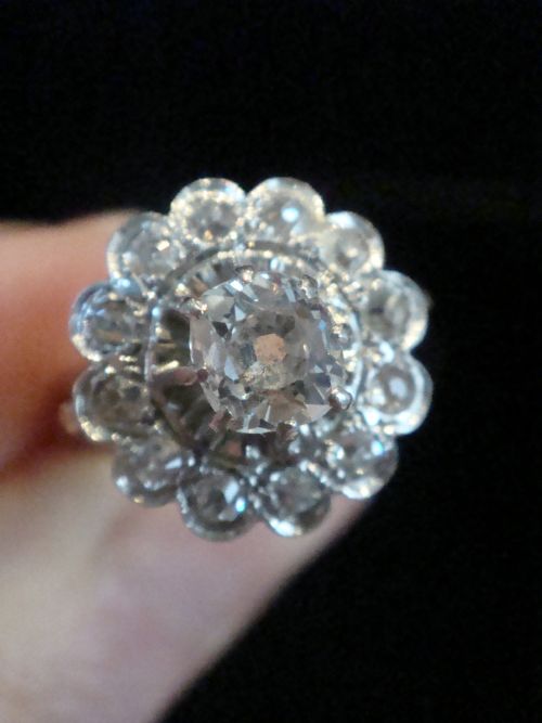 FRENCH EDWARDIAN 18CT YELLOW GOLD NATURAL OLD CUT DIAMOND 085CT CLUSTER RING - ADDITIONAL PHOTO 1