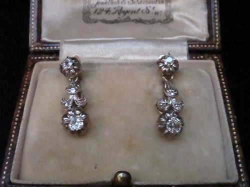 EDWARDIAN FRENCH 18CT YELLOW GOLD RING OLD CUT DIAMOND DROP EARRINGS - ADDITIONAL PHOTO 3