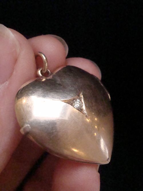 EDWARDIAN 9CT OLD CUT DIAMOND PUFF HEART LOCKET - ADDITIONAL PHOTO 1
