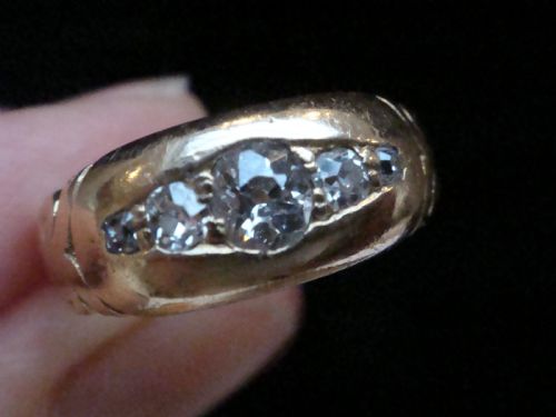 EDWARDIAN 18CT ORNATE YELLOW GOLD BAND OLD CUT DIAMOND GYPSY BAND SIZE L