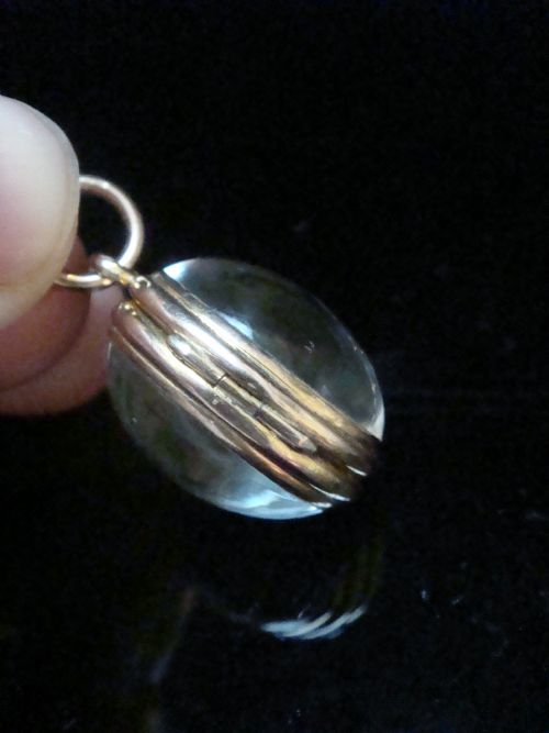 EDWARDIAN 9CT ROLLED GOLD HEAVY THICK ROUNDED POOLS OF LIGHT CRYSTAL LOCKET - ADDITIONAL PHOTO 2