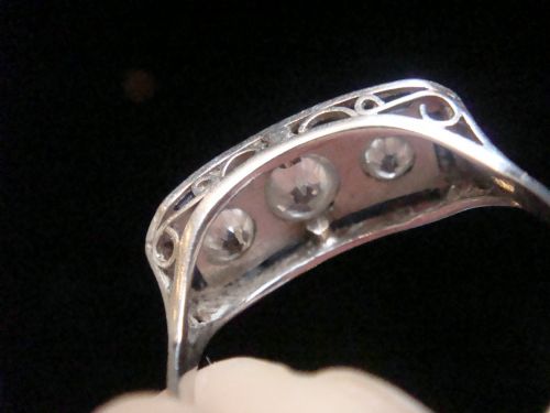 ART DECO 1920S PLATINUM SAPPHIRE AND DIAMOND RING - ADDITIONAL PHOTO 1
