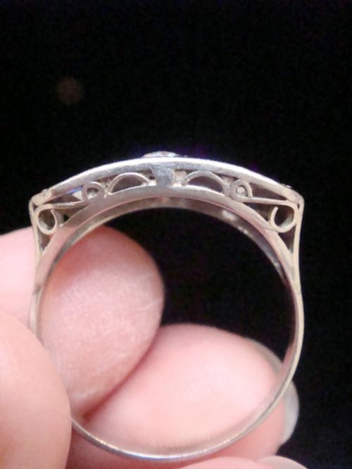 ART DECO 1920S PLATINUM SAPPHIRE AND DIAMOND RING - ADDITIONAL PHOTO 6