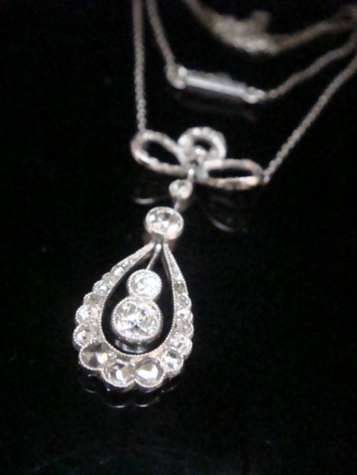 EDWARDIAN 18CT WHITE GOLD DIAMOND BOW NECKLACE