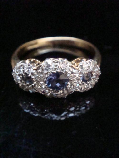 STUNNING QUALITY EDWARDIAN  18CT SAPPHIRE DIAMOND TRIPLE CLUSTER RING