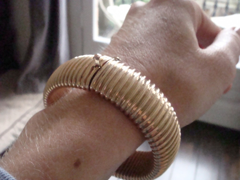 Retro 1960s french 14ct yellow gold bracelet 31.3g View III