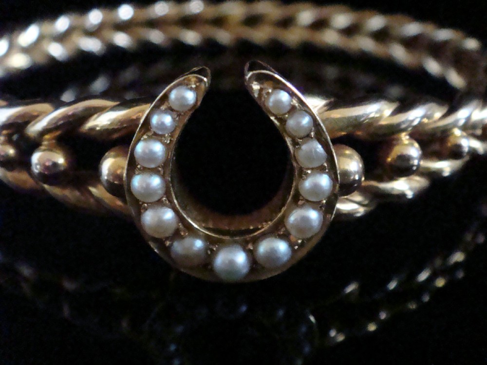 Victorian 15ct yellow gold seed pearl horseshoe bangle 15.2g in original fitted case View IV