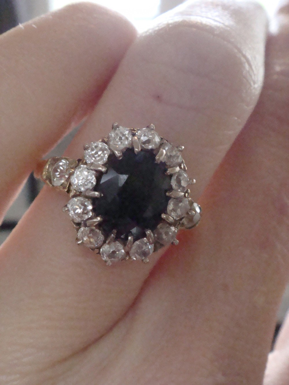Edwardian 18ct yellow gold natural sapphire 2.00ct and diamond 0.90ct cluster View III