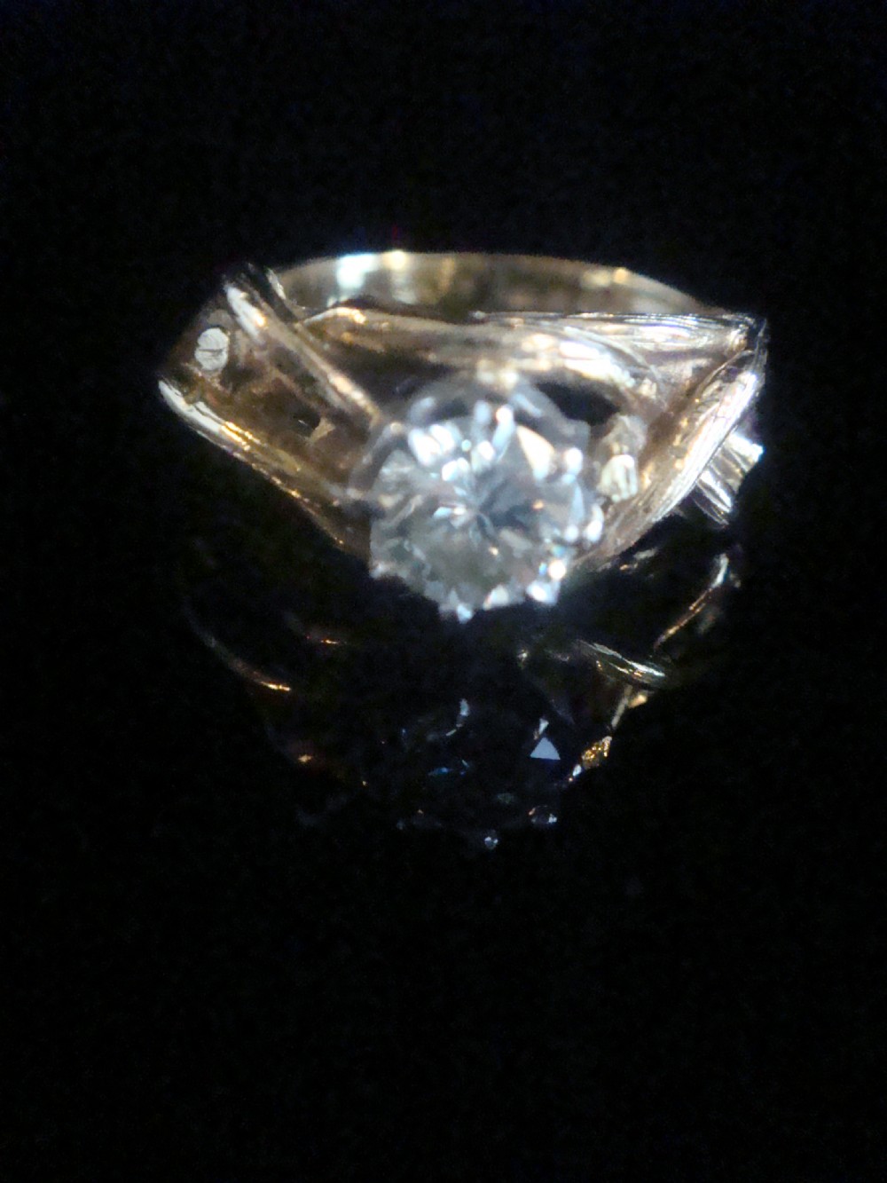 Vintage Retro 18ct yellow gold diamond solitaire 0.60ct with bamboo shank design
