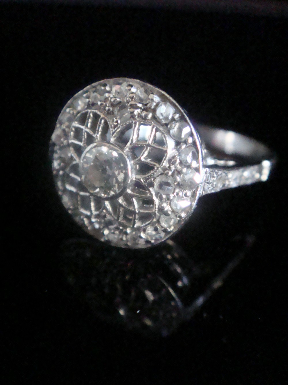 EDWARDIAN PLATINUM 18CT WHITE GOLD UNUSUAL OLD CUT DIAMOND CLUSTER RING View III