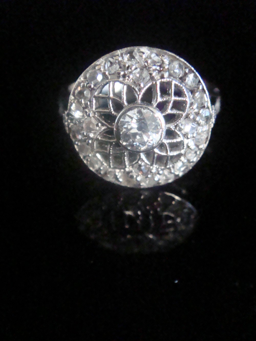 EDWARDIAN PLATINUM 18CT WHITE GOLD UNUSUAL OLD CUT DIAMOND CLUSTER RING