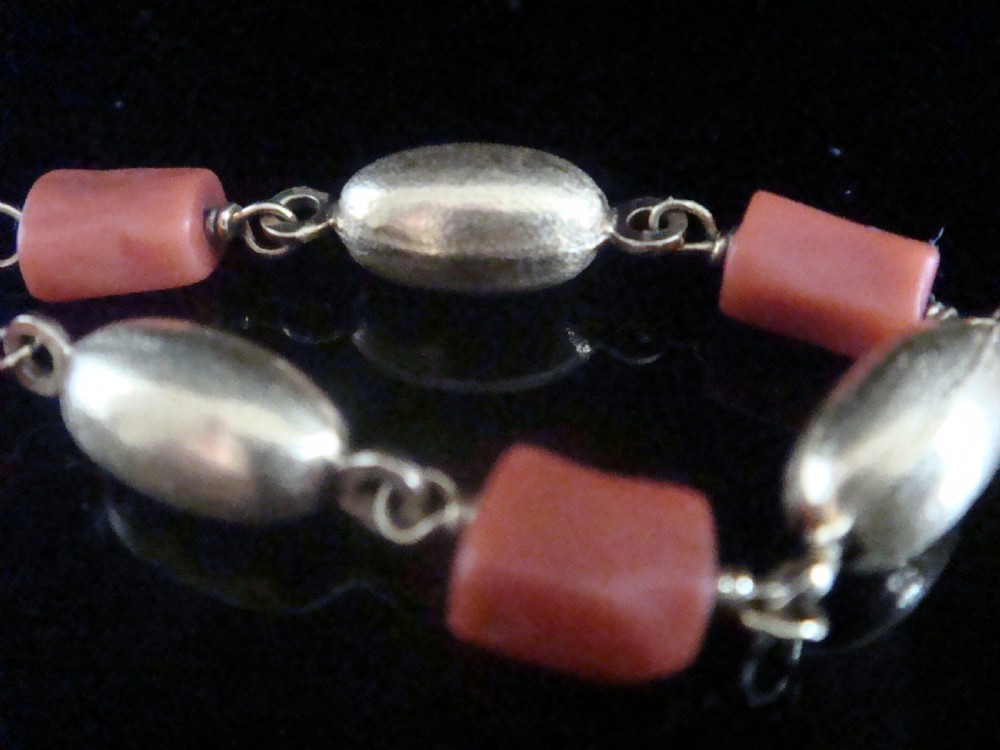 Retro 1960s 18ct yellow gold natural coral bracelet View II