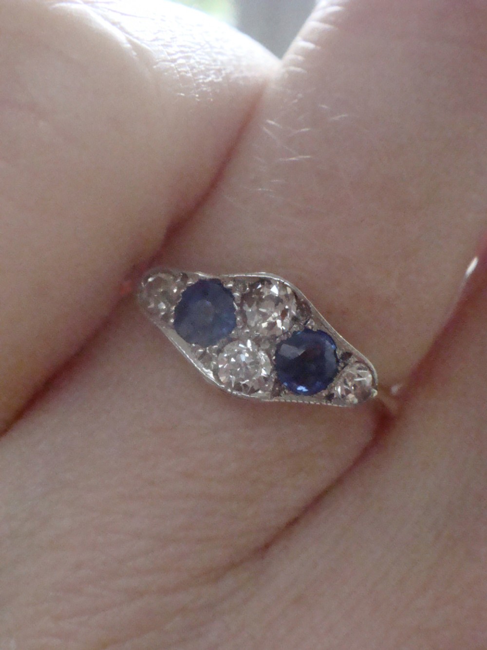 EDWARDIAN 18CT YELLOW GOLD PLATINUM SAPPHIRE OLD CUT DIAMOND CLUSTER RING View II