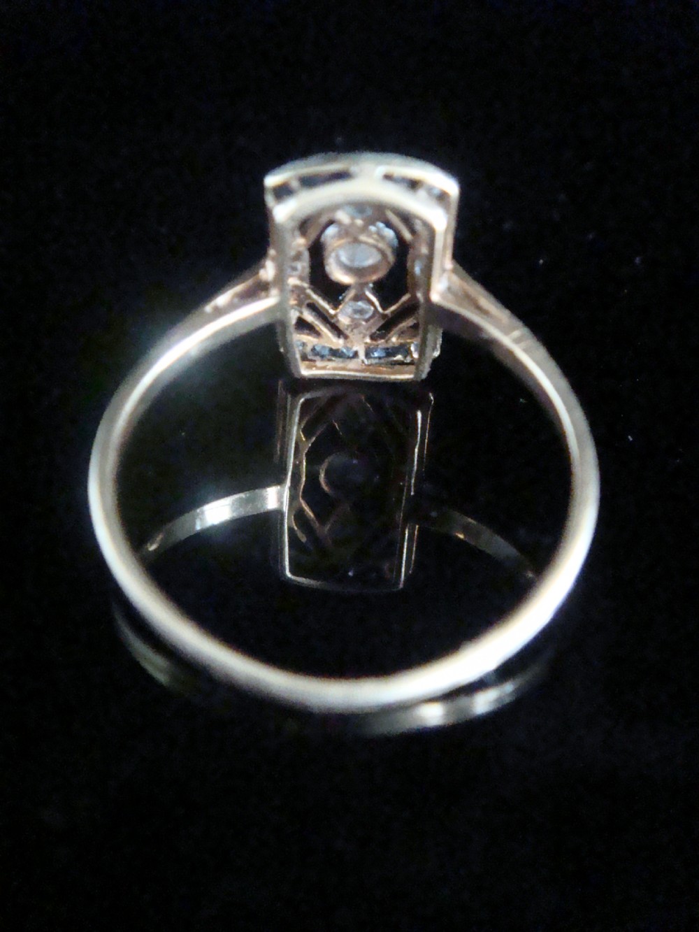 EDWARDIAN ART DECO FRENCH 18CT YELLOW GOLD SAPPHIRE DIAMOND PLAQUE RING View II