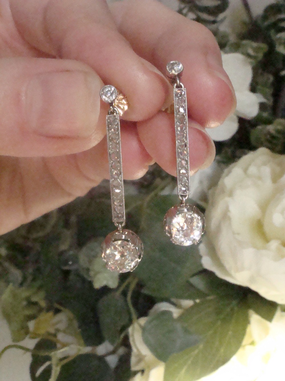 Edwardian 18ct yellow gold old cut diamond 2.15ct solitaire drop earrings VS2-Si View V