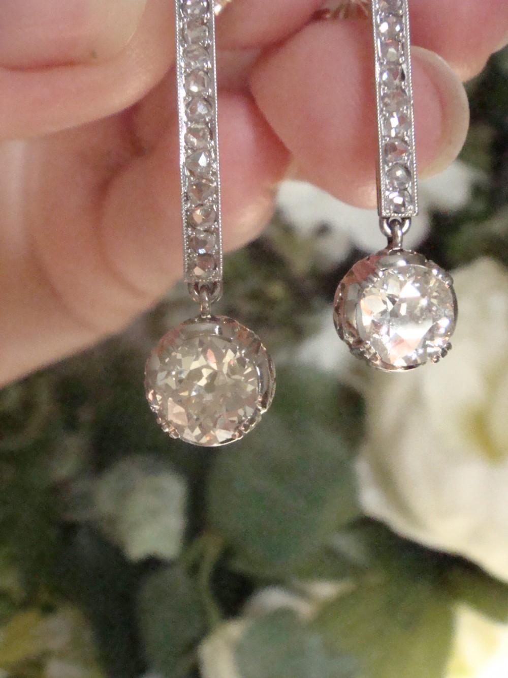 Edwardian 18ct yellow gold old cut diamond 2.15ct solitaire drop earrings VS2-Si View VI