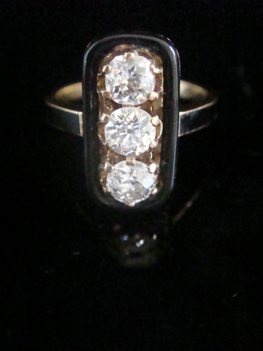 VICTORIAN 18CT YELLOW GOLD OLD CUT DIAMOND 1.20CT 3 STONE BLACK ENAMEL RING