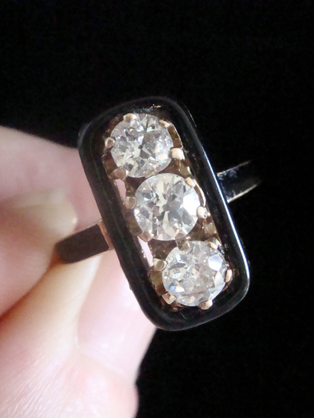VICTORIAN 18CT YELLOW GOLD OLD CUT DIAMOND 1.20CT 3 STONE BLACK ENAMEL RING View II