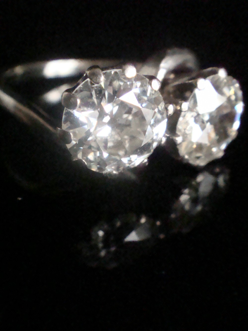 ART DECO PLATINUM 2.20CT TRANSITIONAL CUT TOI ET MOI I COLOUR VS1 View II