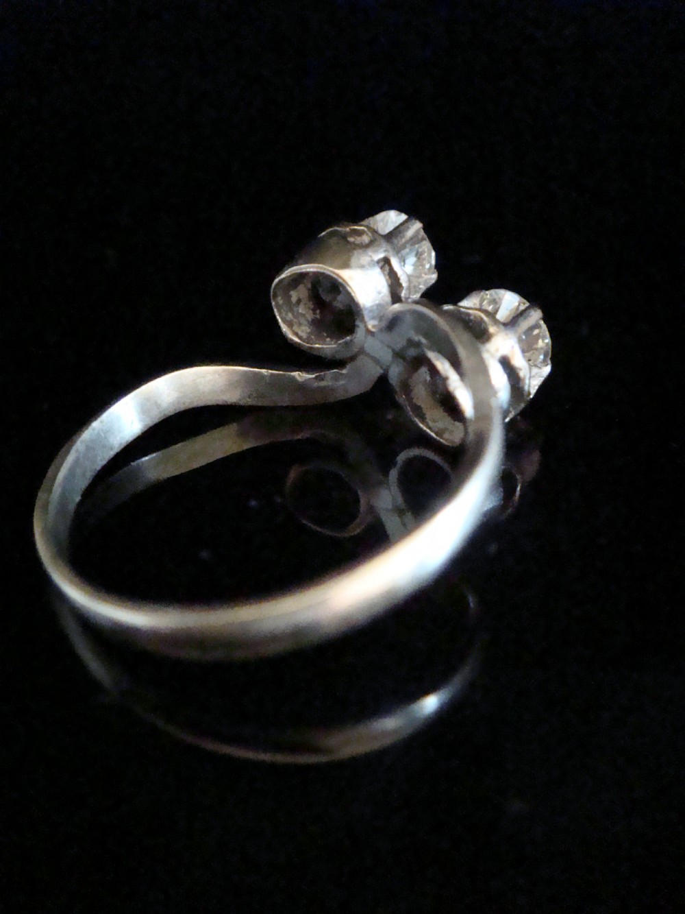 EDWARDIAN 18CT WHITE GOLD TRANSITIONAL CUT TWO STONE DIAMOND 0.75CT TOI ET MOI View II
