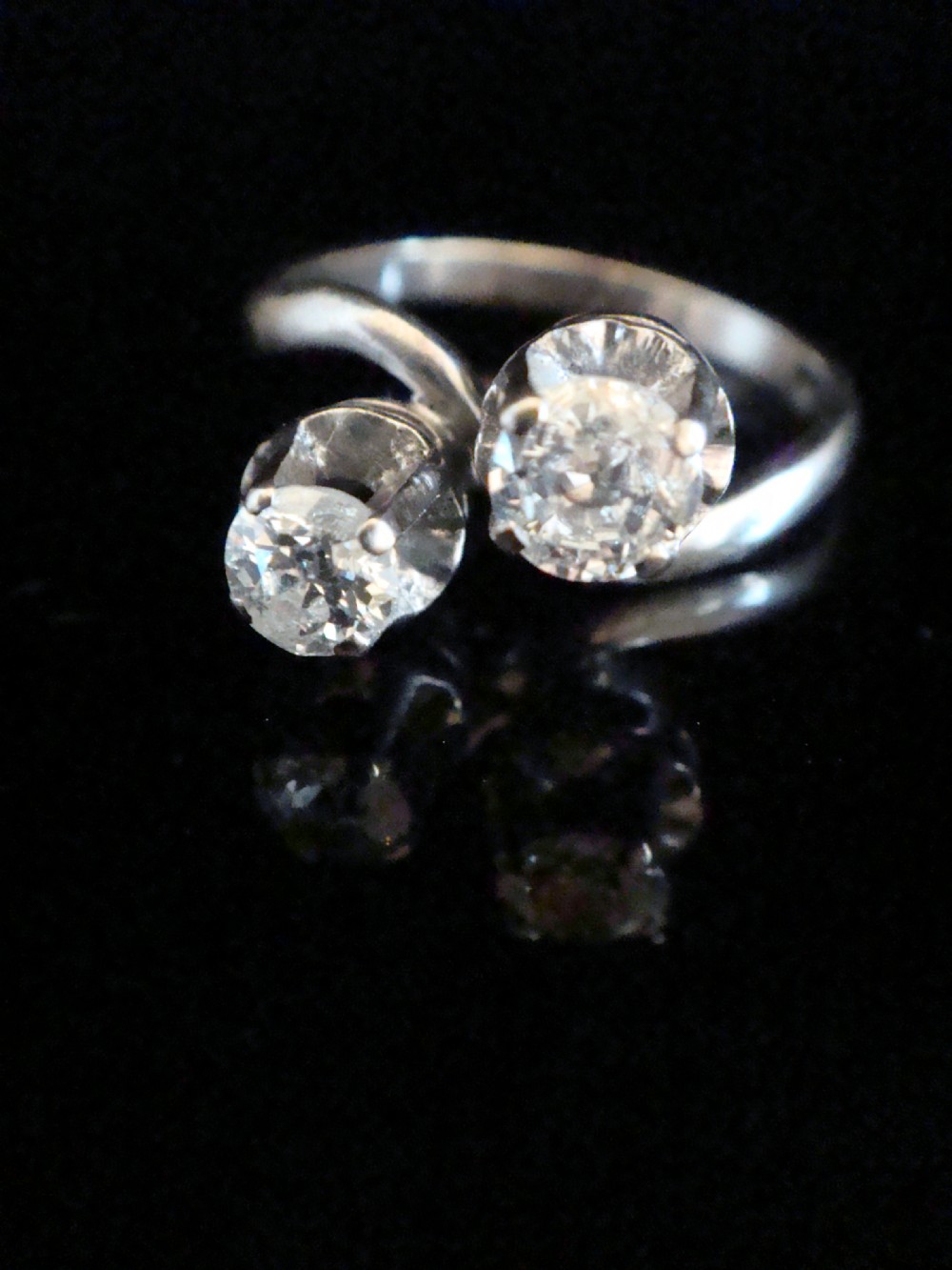 EDWARDIAN 18CT WHITE GOLD TRANSITIONAL CUT TWO STONE DIAMOND 0.75CT TOI ET MOI View IV