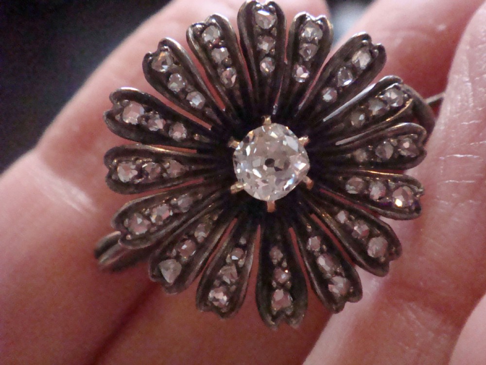 EDWARDIAN SILVER OLD CUT AND  ROSE CUT DIAMOND DIAMOND 0.75CT FLOWER BROOCH View III