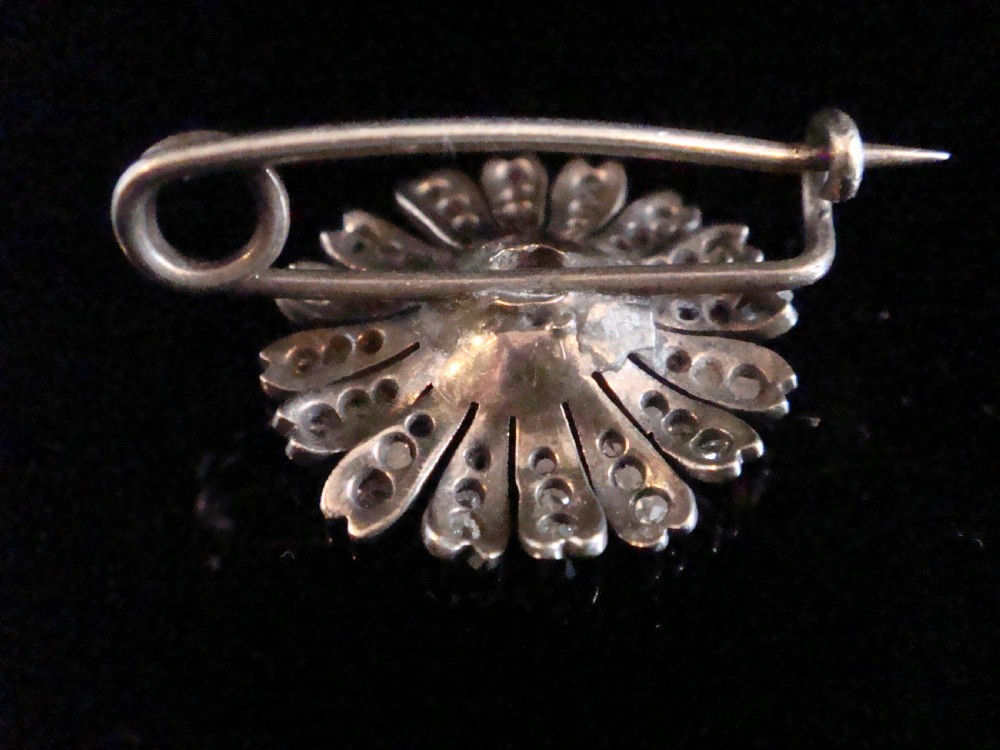 EDWARDIAN SILVER OLD CUT AND  ROSE CUT DIAMOND DIAMOND 0.75CT FLOWER BROOCH View IV