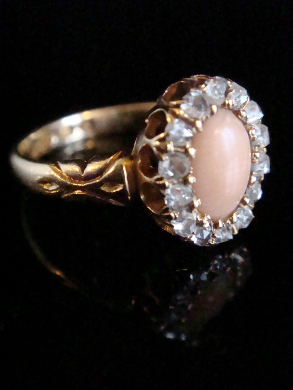 EDWARDIAN 18CT YELLOW GOLD NATURAL CORAL OLD CUT DIAMOND CLUSTER HALO RING View II