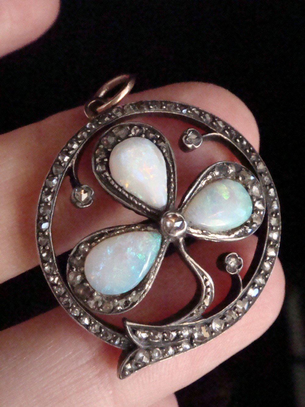 VICTORIAN ORIGINAL 18CT NATURAL SOLID OPAL DIAMOND LUCKY 3 LEAF CLOVER PENDANT  View III