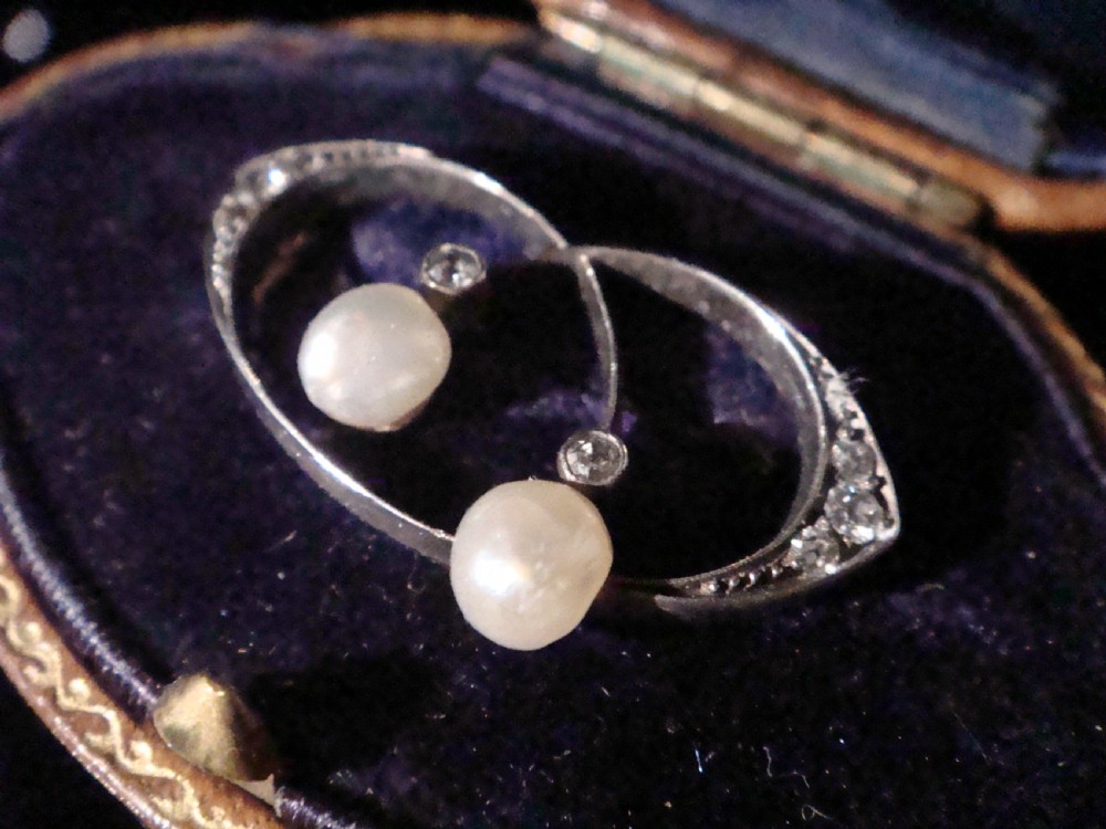 VICTORIAN 18CT PLATINUM NATURAL PEARL DIAMOND BROOCH IN ORIGINAL FITTED BOX
