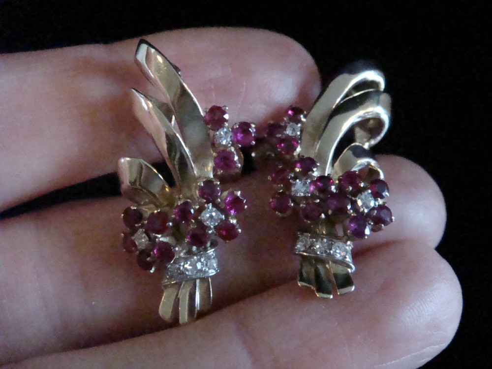 VINTAGE 1950S RETRO 18CT NATURAL RUBY DIAMOND FLOWER FAN CLIP EARRINGS View III