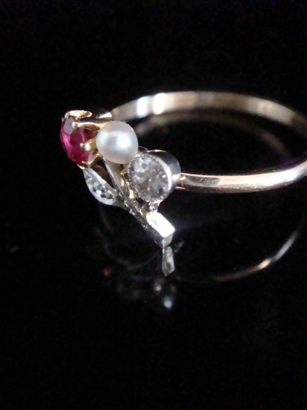EDWARDIAN FRENCH 18CT YELLOW GOLD NATURAL RUBY DIAMOND AND NATURAL PEARL RING View II