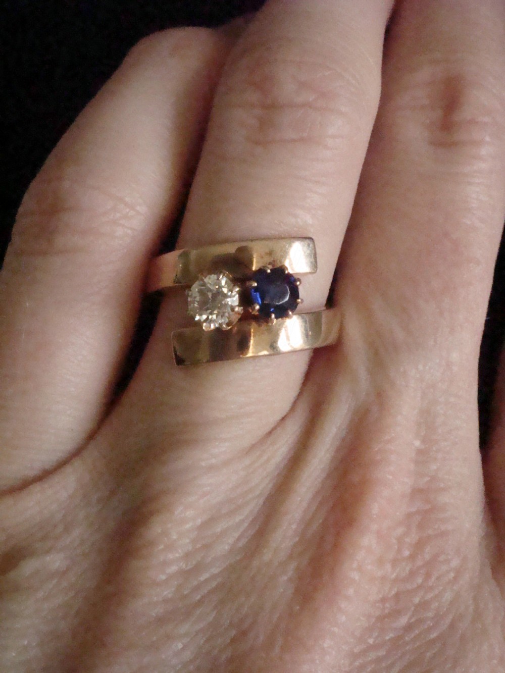 1940s RETRO 18CT NATURAL SAPPHIRE AND DIAMOND DESIGNER TOI ET MOI 2 STONE RING View IX