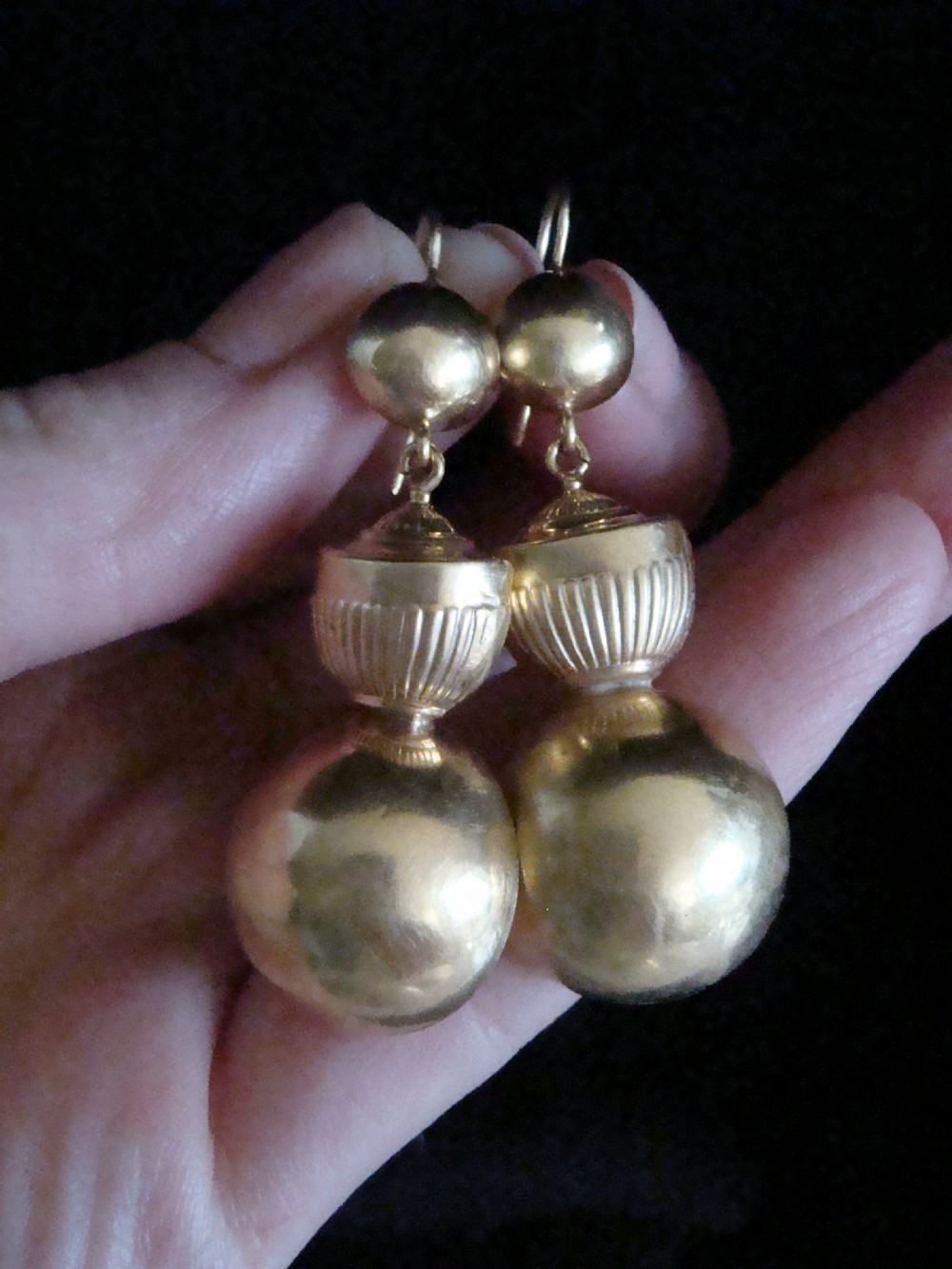 VERY LARGE VICTORIAN 9CT YELLOW GOLD EARRINGS FINE QUALITY 5.8g View II