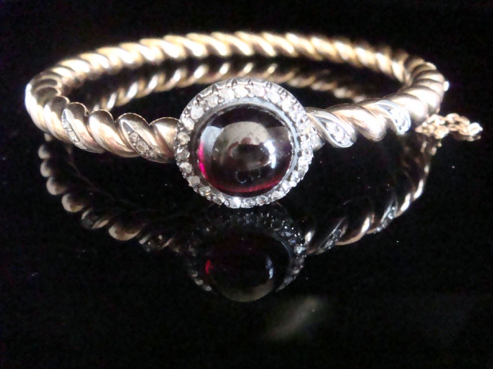 RARE EDWARDIAN FRENCH 18CT LARGE CABOCHON GARNET ROSE CUT DIAMOND BANGLE 20G