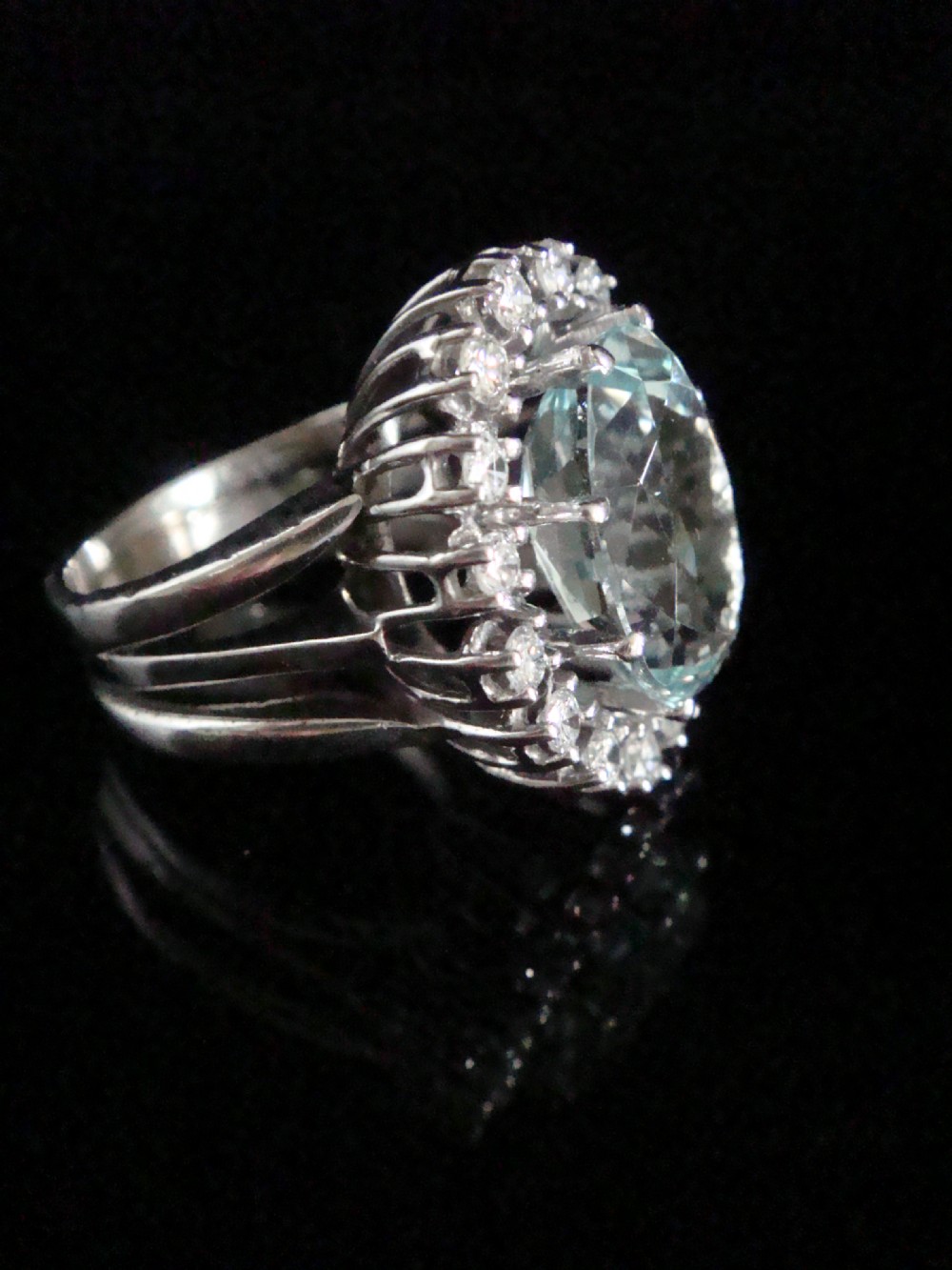 14CT 1940s VINTAGE WHITE GOLD NATURAL AQUAMARINE 6CT & DIAMOND 1.12CT RING View IV