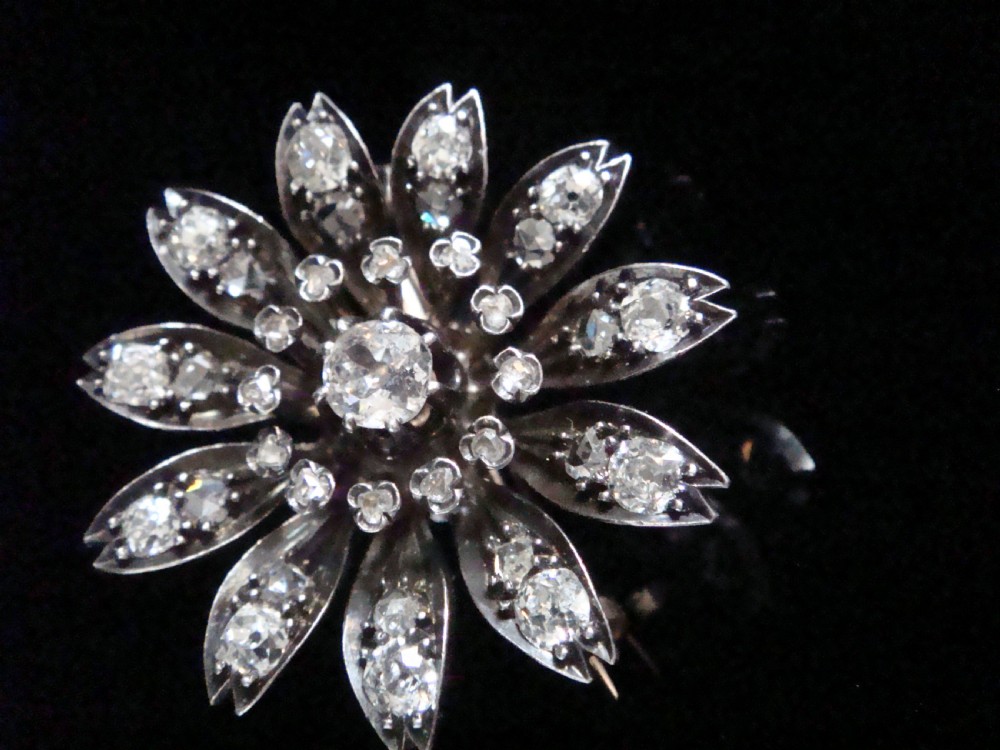 VICTORIAN 18CT OLD CUT DIAMOND BROOCH CENTRE DIA 0.60CT TOTAL 3.00CT View II