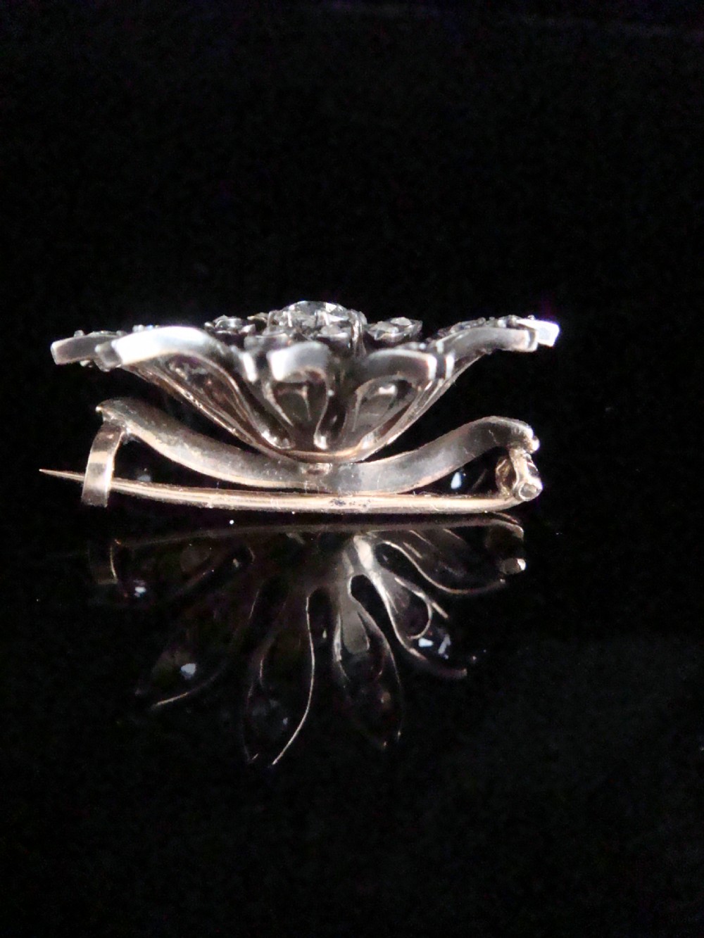 VICTORIAN 18CT OLD CUT DIAMOND BROOCH CENTRE DIA 0.60CT TOTAL 3.00CT View III