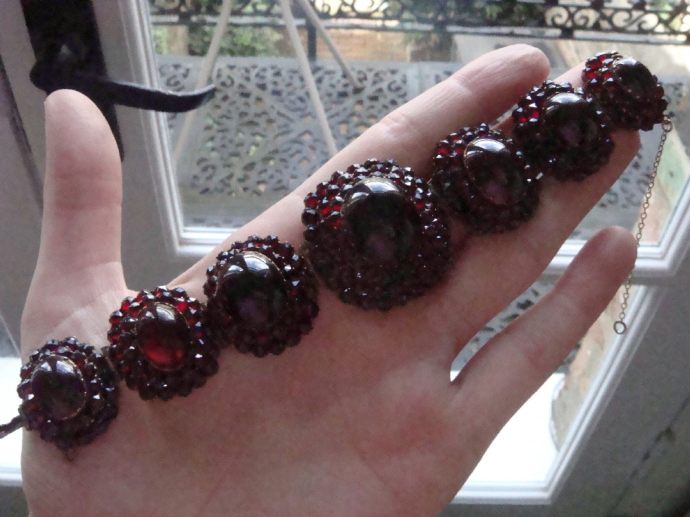 HUGE VICTORIAN BOHEMIAN CABOCHON GARNET BRACELET 56G 7
