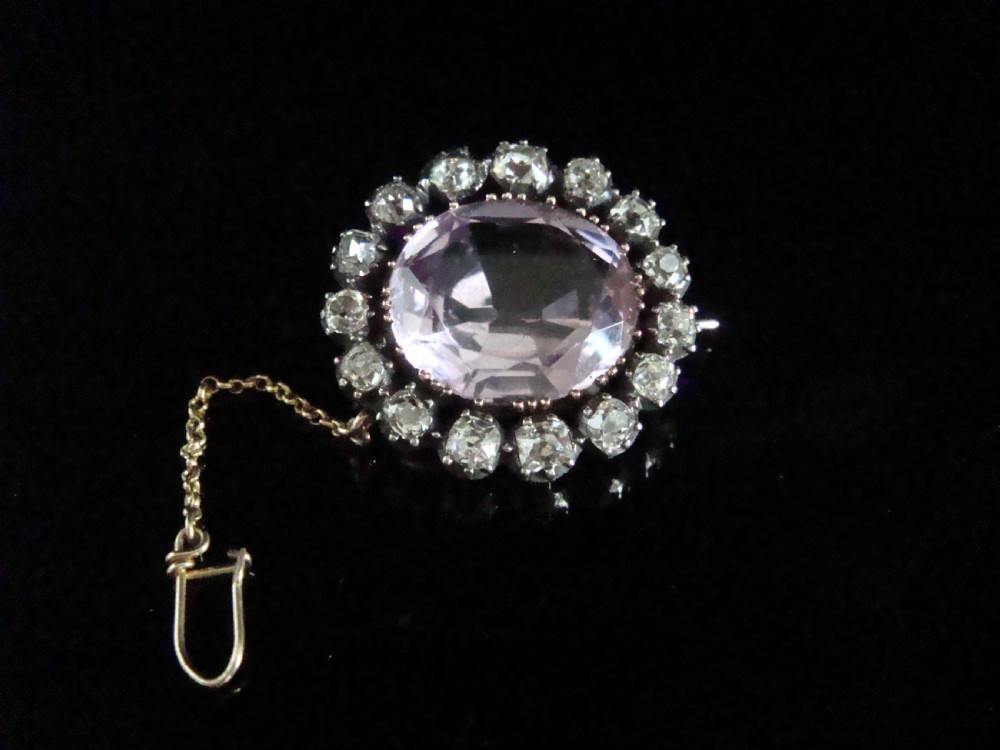 LATE GEORGIAN EARLY VICTORIAN 18CT AMETHYST DIAMOND CLUSTER BROOCH