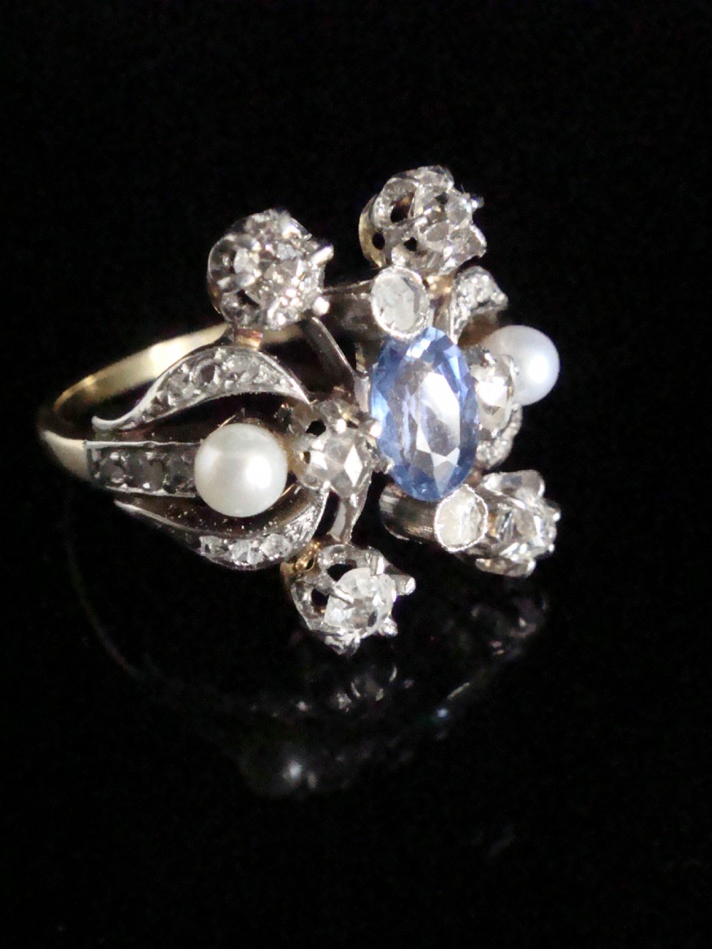 EDWARDIAN FRENCH 18CT YELLOW GOLD PLATINUM CEYLON SAPPHIRE DIAMOND PEARL RING View II