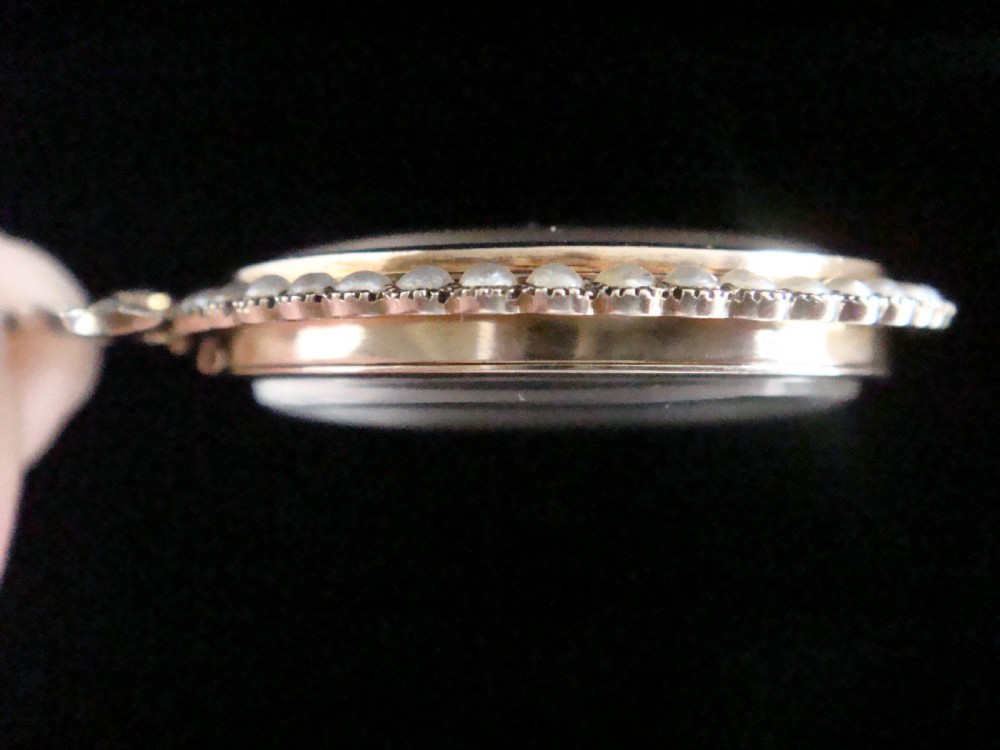 VICTORIAN EDWARDIAN 9CT YELLOW GOLD GLASS SEED PEARL BOW SHAKER GOLD LOCKET 7.6G View IV