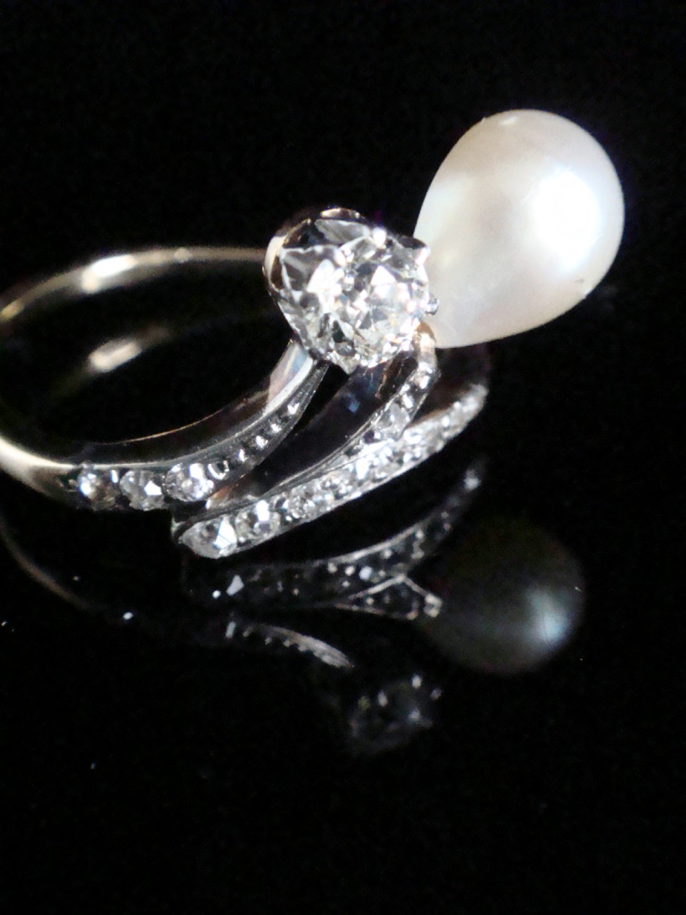 EDWARDIAN FRENCH 18CT YELLOW GOLD PEARL (POSS NATURAL) AND DIAMOND RING View II