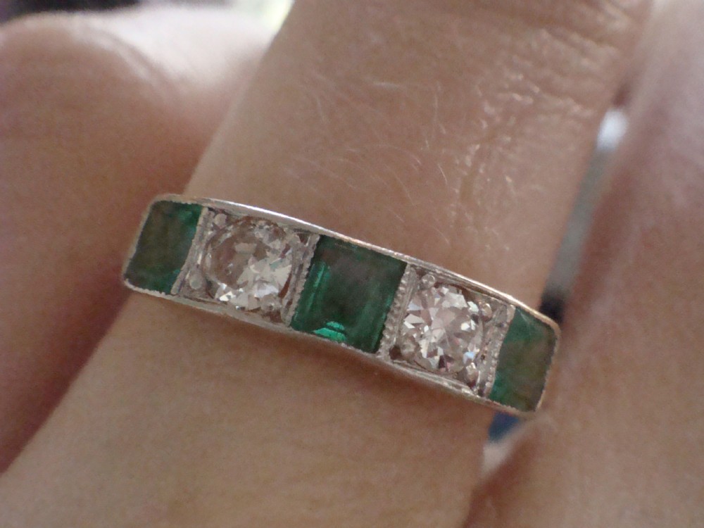 EDWARDIAN 18CT YELLOW GOLD NATURAL EMERALD & OLD CUT DIAMOND 5 STONE RING View II