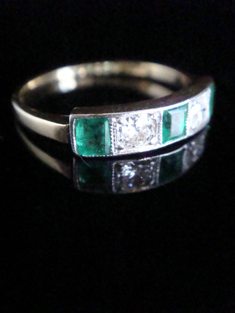 EDWARDIAN 18CT YELLOW GOLD NATURAL EMERALD & OLD CUT DIAMOND 5 STONE RING View IV