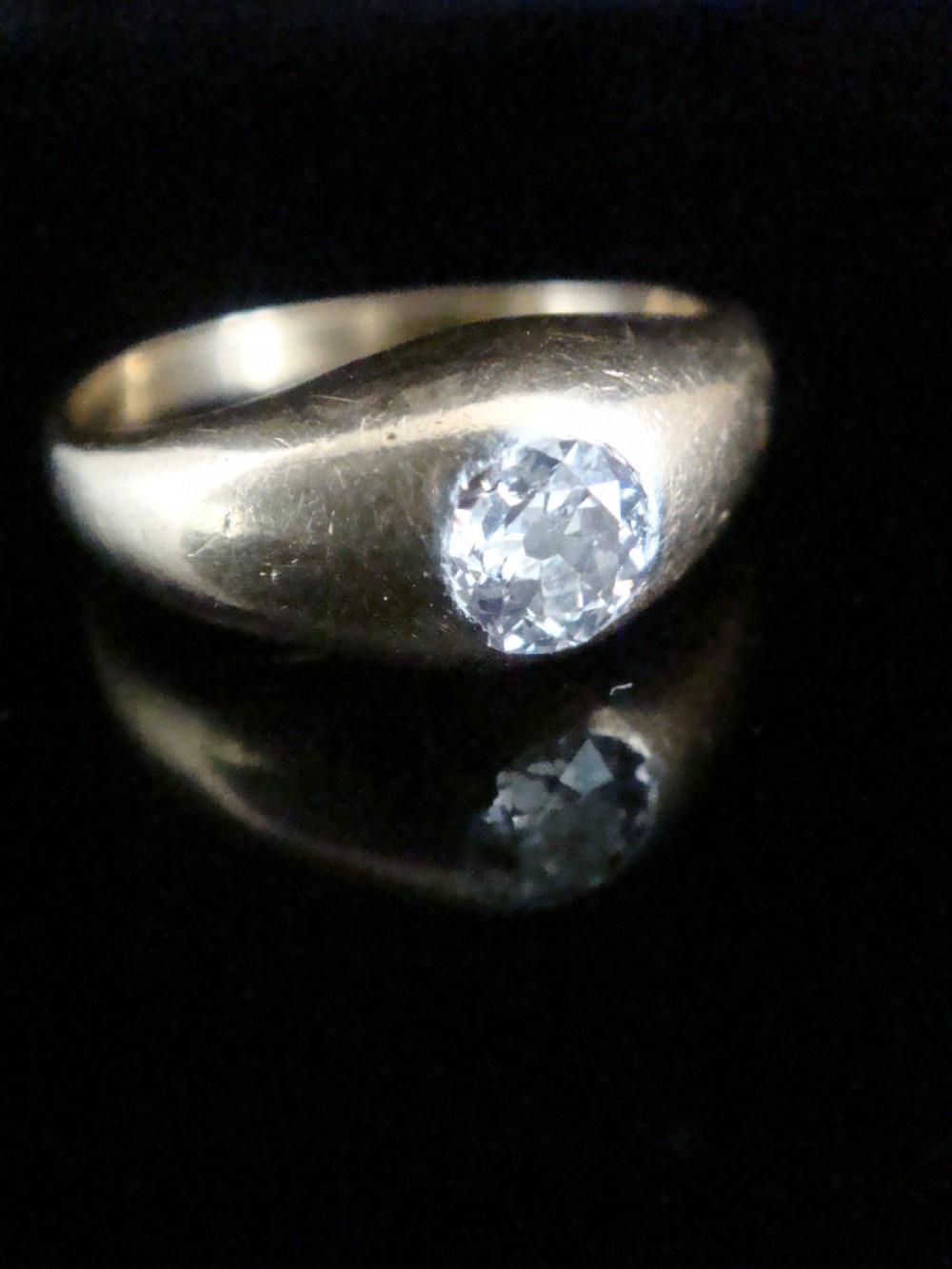 VICTORIAN 18CT YELLOW GOLD BAND OLD CUT DIAMOND SINGLE STONE 0.50CT GYPSY BAND