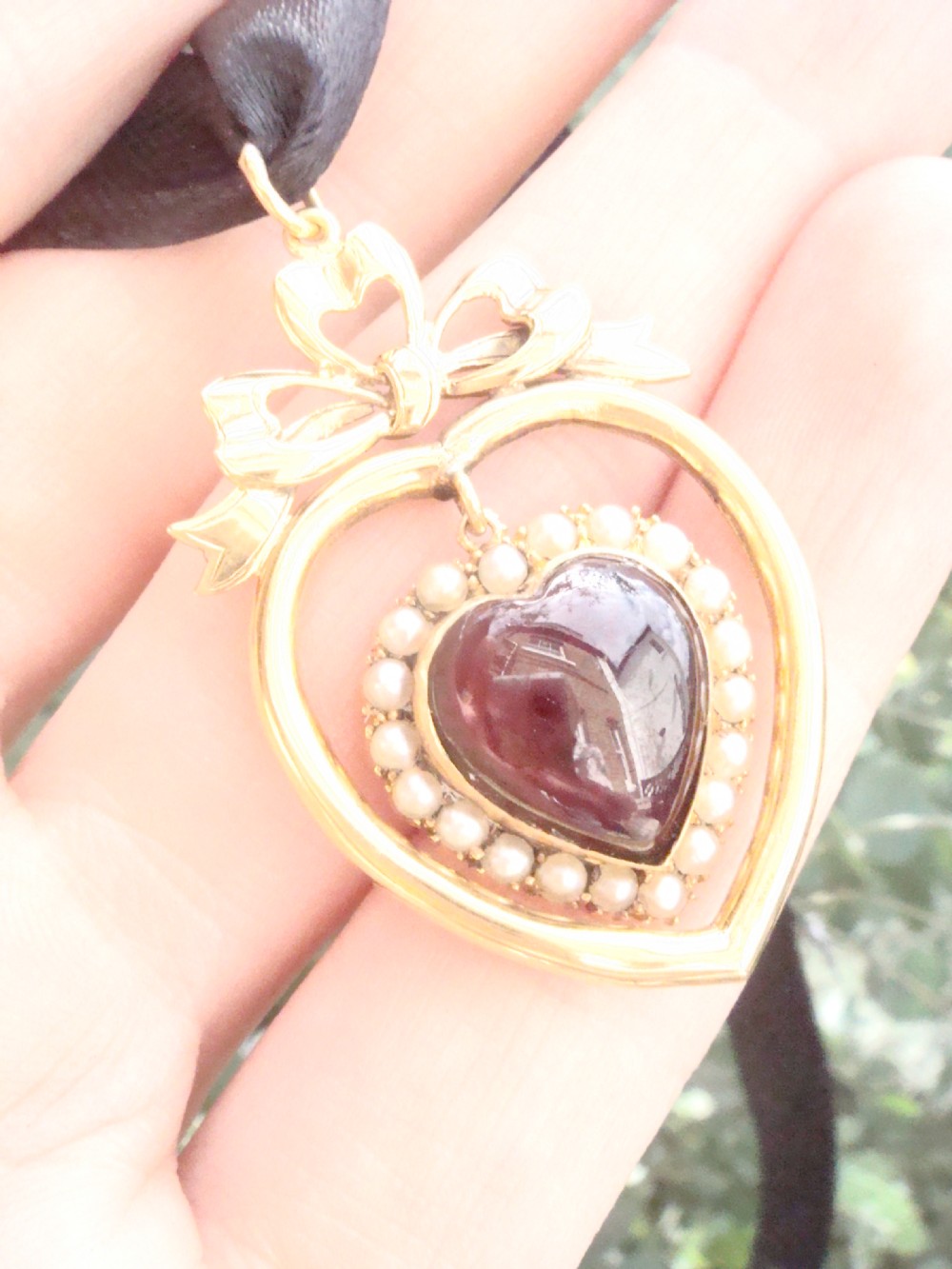 EDWARDIAN 15CT HIGH CARAT GARNET SEED PEARL HEART BOW PENDANT 5.6g View V