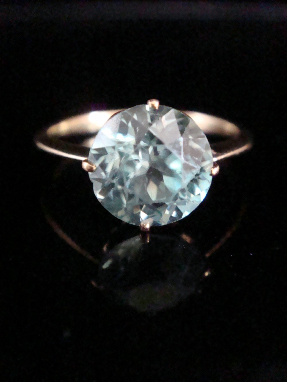 EDWARDIAN 9CT YELLOW / ROSE GOLD NATURAL BLUE ZIRCON SOLITAIRE 2.50CT  RING